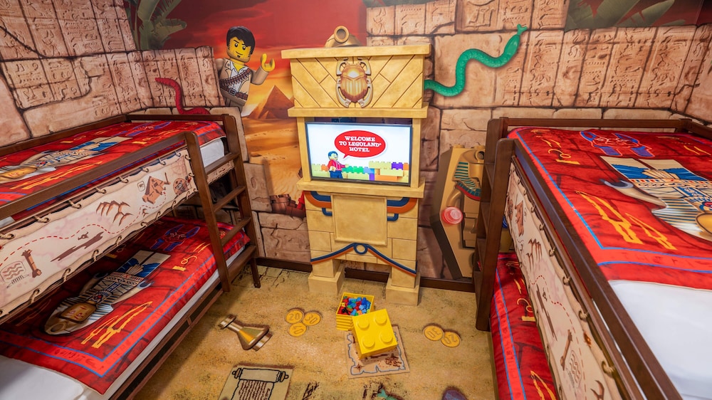 Adventure Fully Themed Family Suite with park access photo 3