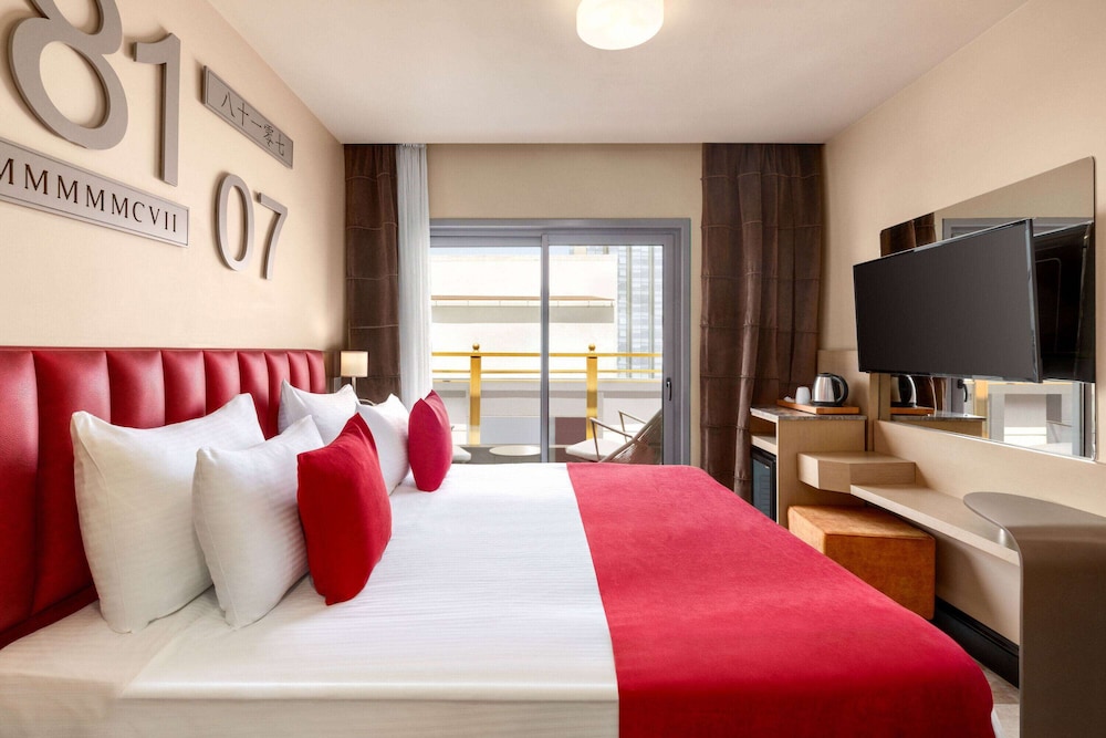 Deluxe Room, 1 Twin Bed, Jetted Tub photo 3