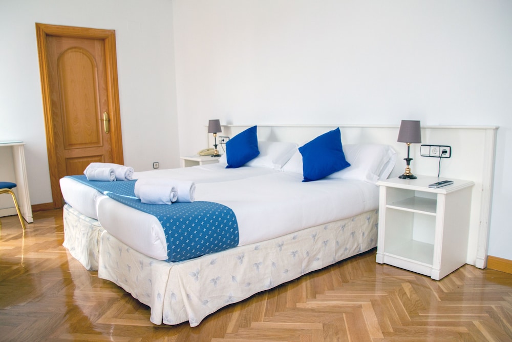 Habitación Estándar (2 adultos + 1 niño)