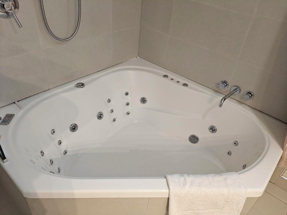 Deluxe Studio Suite