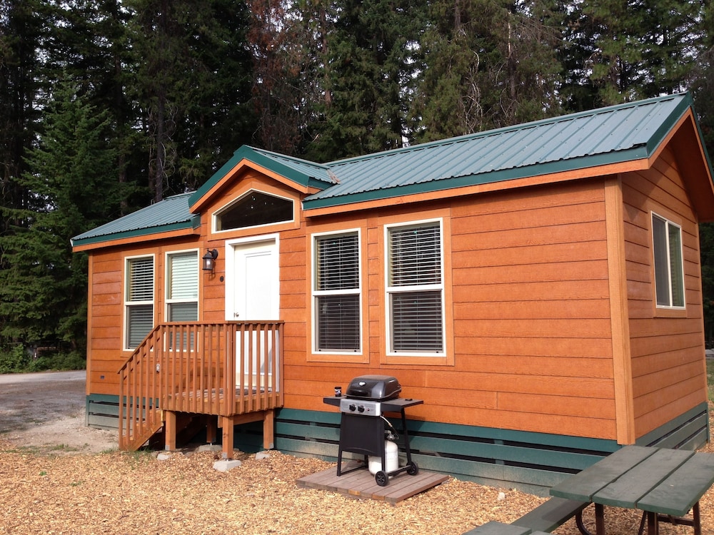 Cottage, 2 Bedrooms (No Pets, Linens Available) photo 1