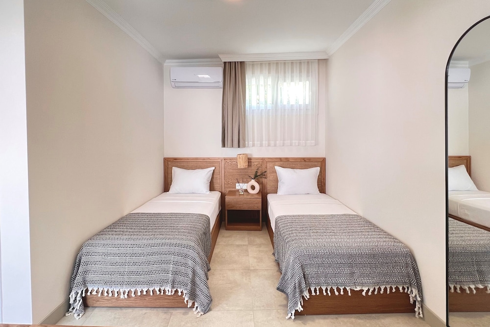 Standard Twin Room, Courtyard View photo 1