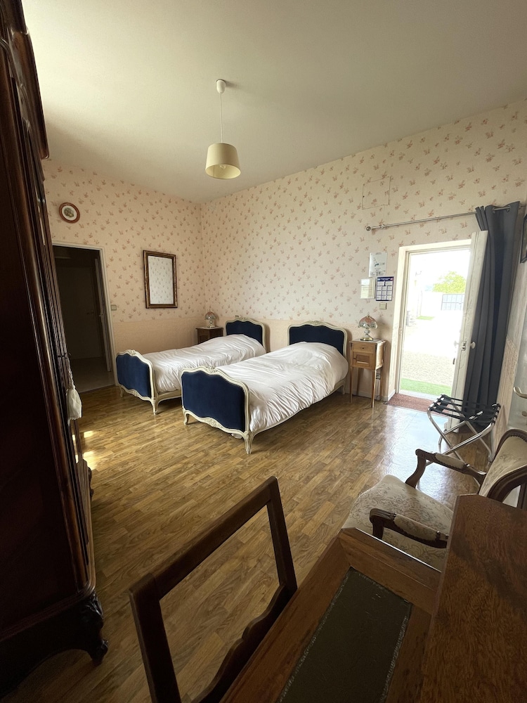 Family Suite, Ensuite, Courtyard View (Chambre Junior Suite)