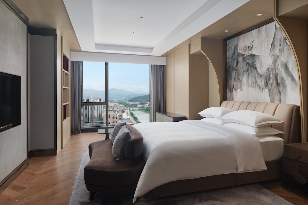 Room, 1 King Bed, City View - Photo 7