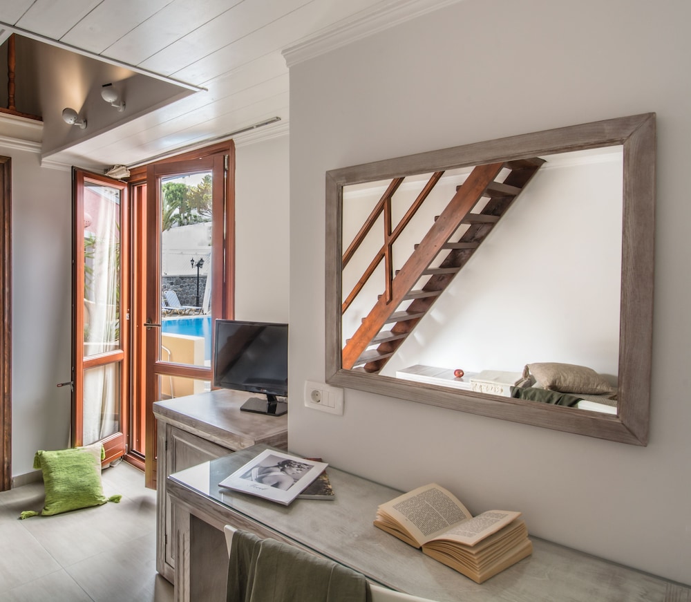 Triple Room - Photo 12