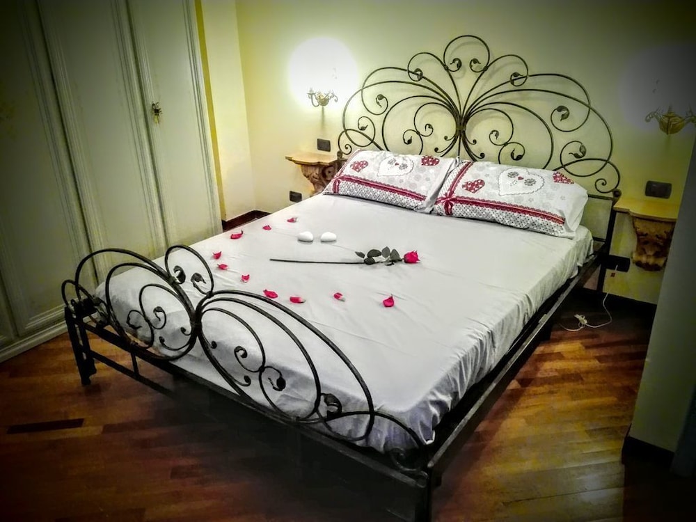 City Apartment, 1 Queen Bed, Sea View photo 1
