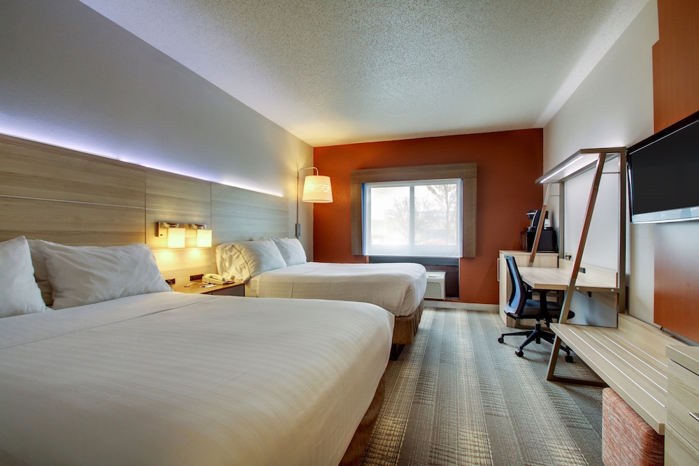 Standard Room, 2 Queen Beds - Photo 1