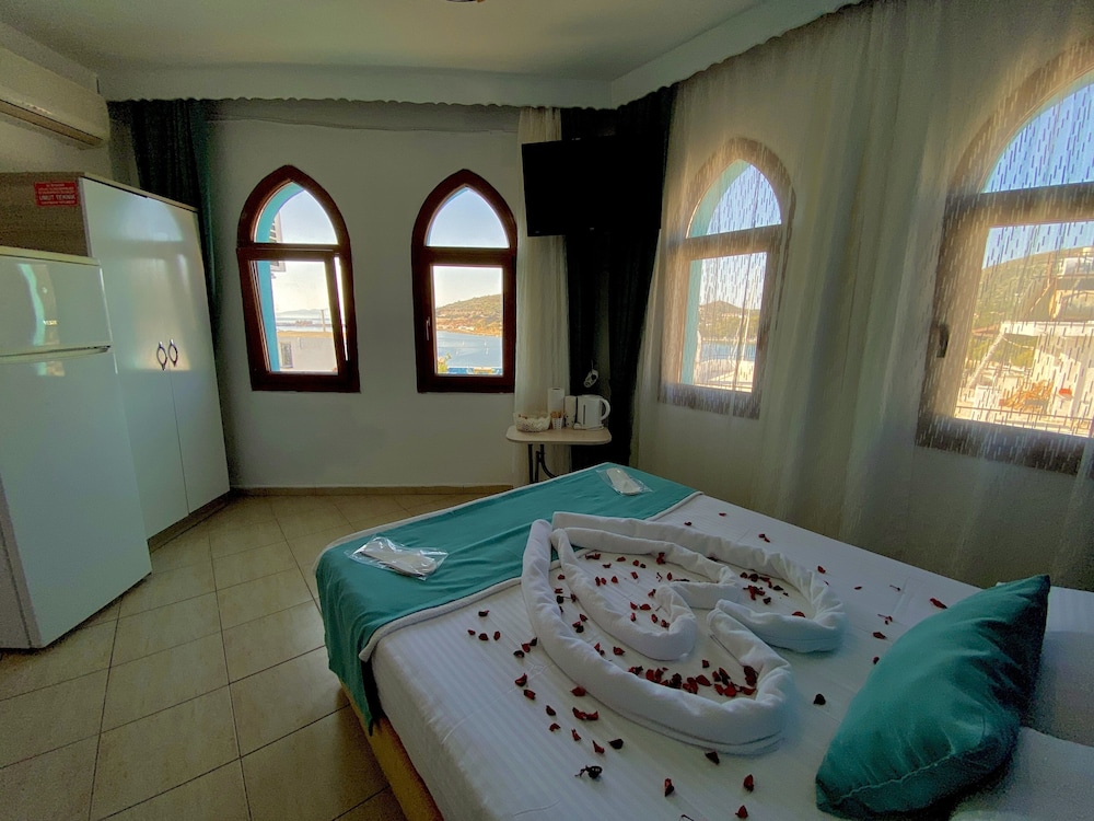 Traditional Triple Room, Sea View photo 1