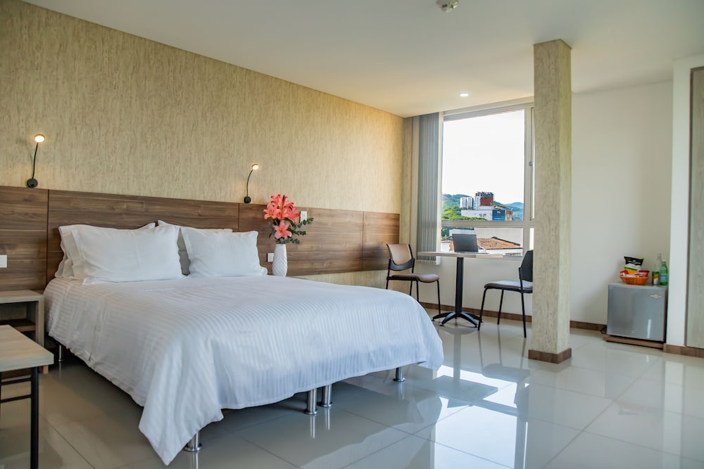 Superior Room, 1 King Bed photo 1