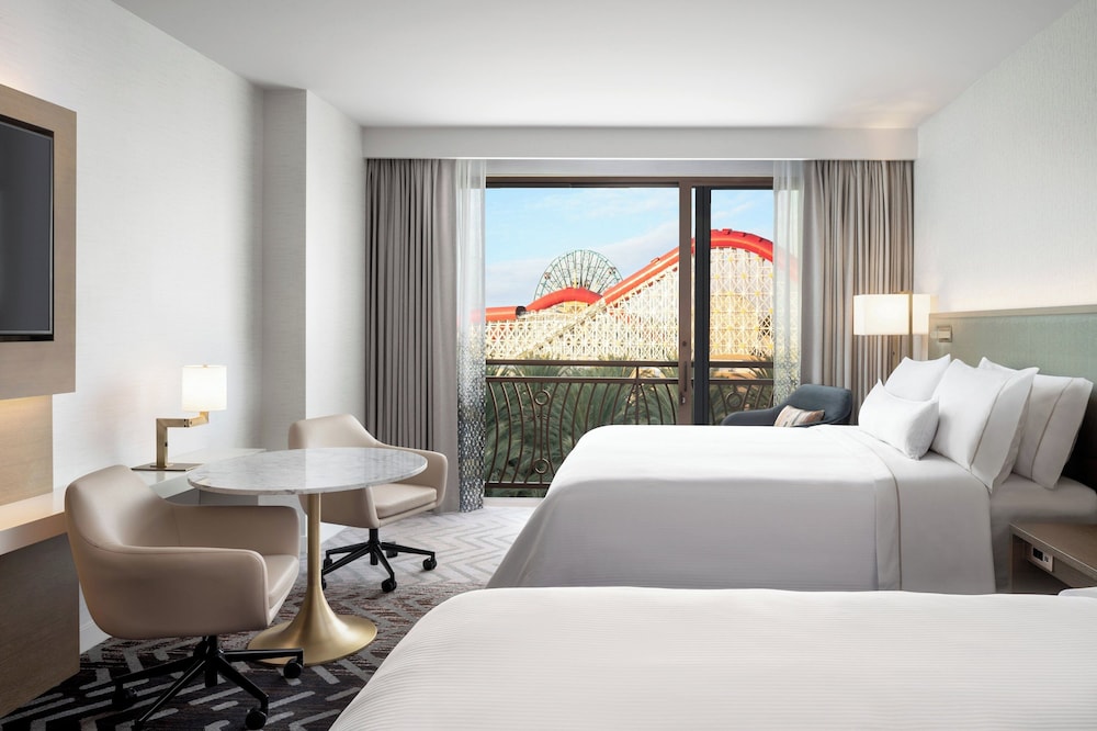 Room, 2 Queen Beds, Balcony, Resort View - Photo 5