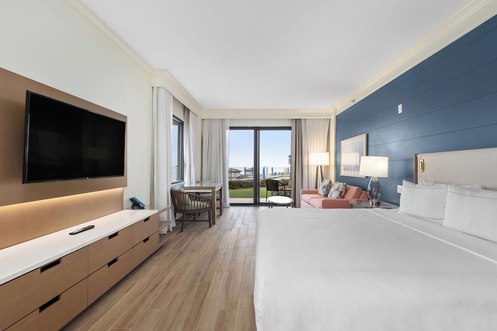 Suite, 1 King Bed, Lanai, Beachfront