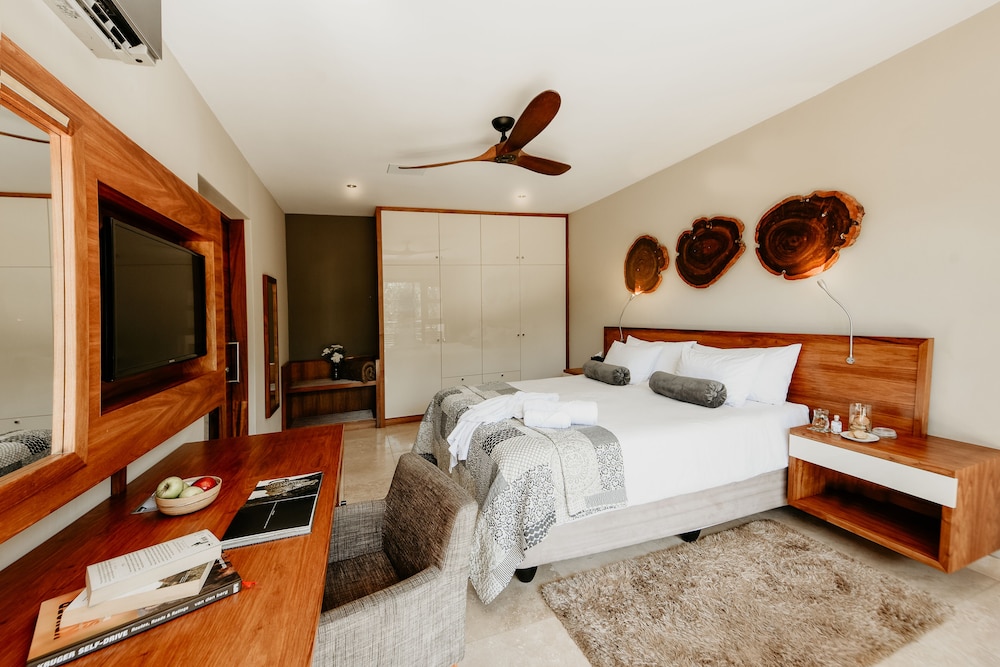 Luxury Suite, 1 King Bed, Mountain View (Mountain View Suite 2 ) photo 1