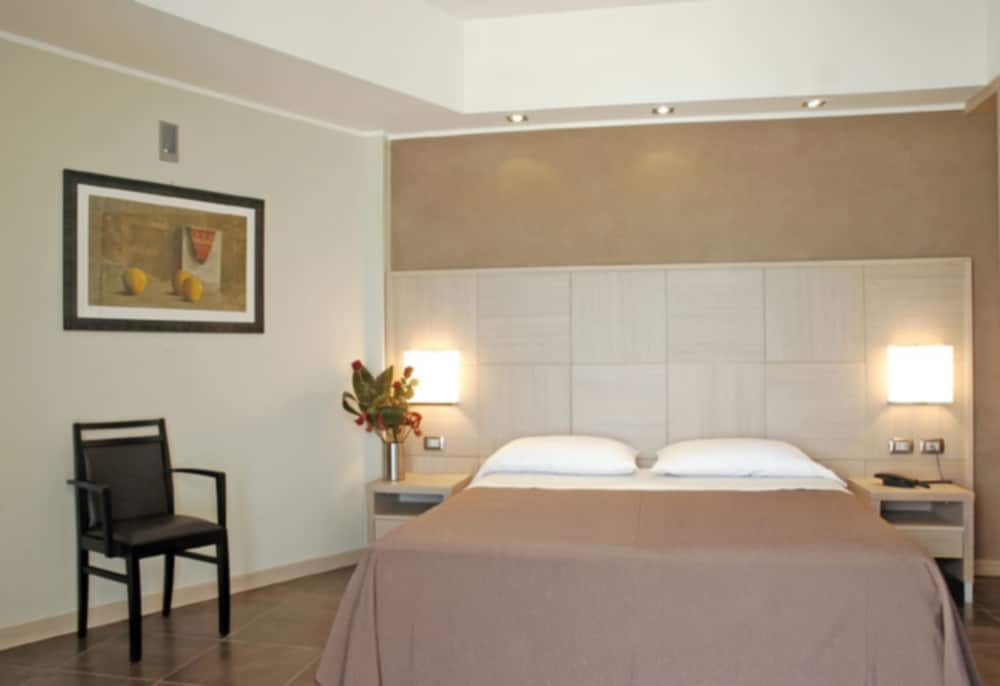 Classic Double Room, City View photo 2