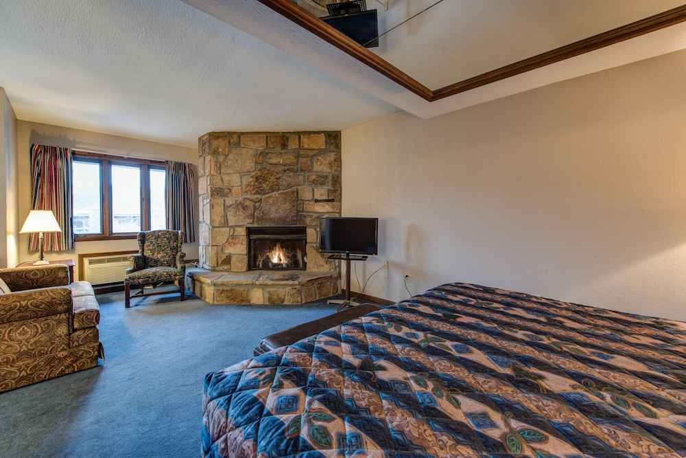King Jacuzzi Suite - No pets
