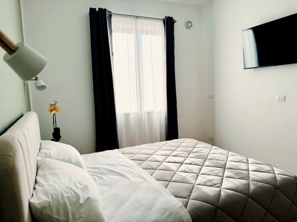 Deluxe Double Room, City View photo 2