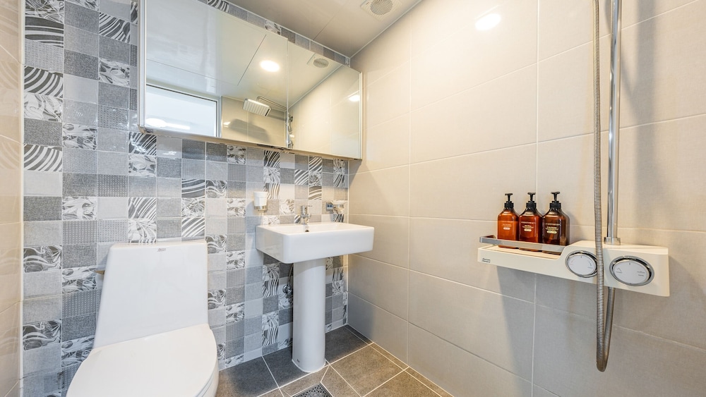 Basic Room, 1 Bedroom (Room302 (Duplex/Spa)) photo 2