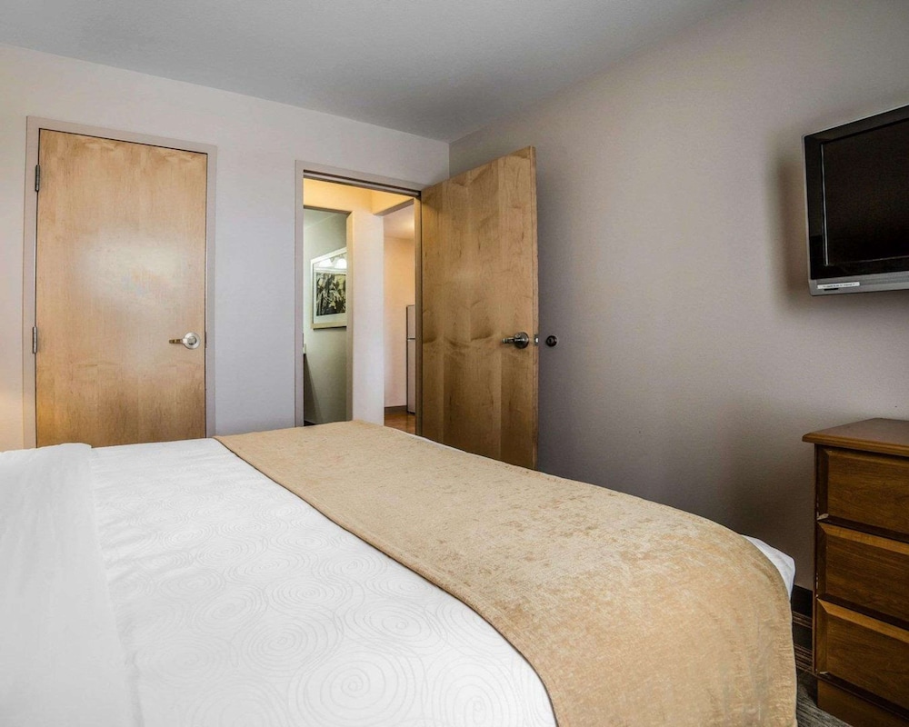 Suite, Multiple Beds, Accessible, Non Smoking - Photo 3