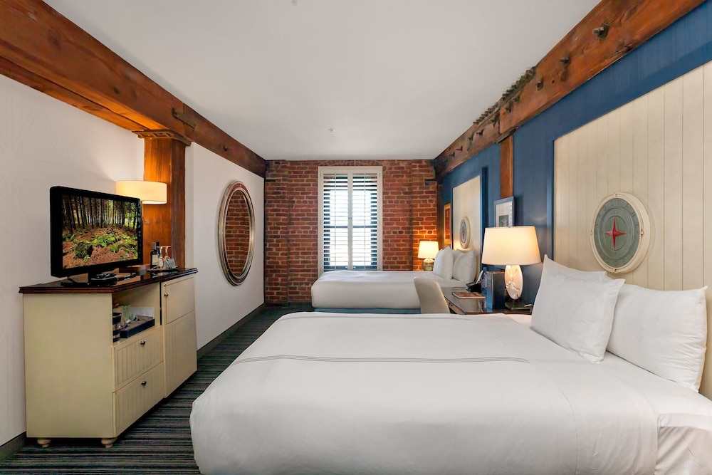 Room, 2 Queen Beds (Courtyard) - Photo 3