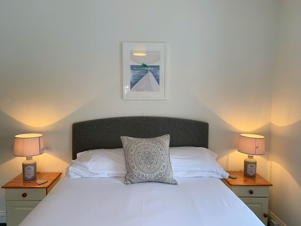 Classic Double Room, Ensuite photo 3