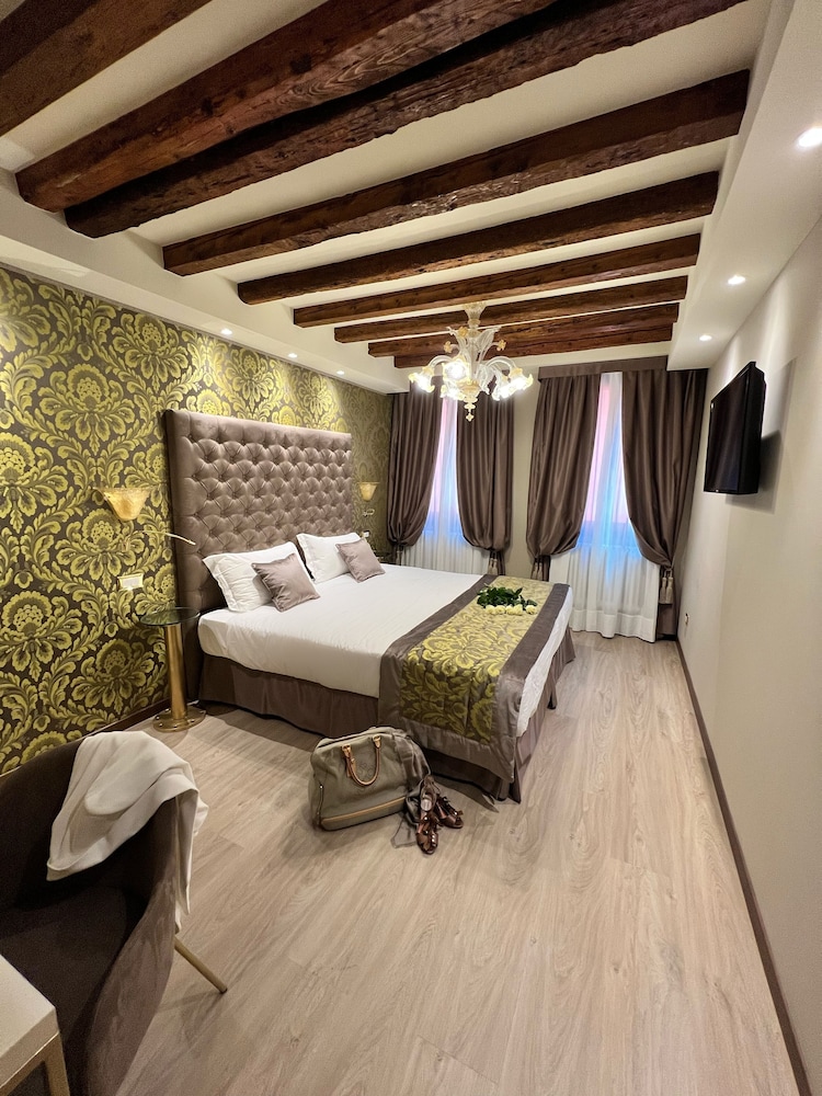 Economy Double or Twin Room photo 2