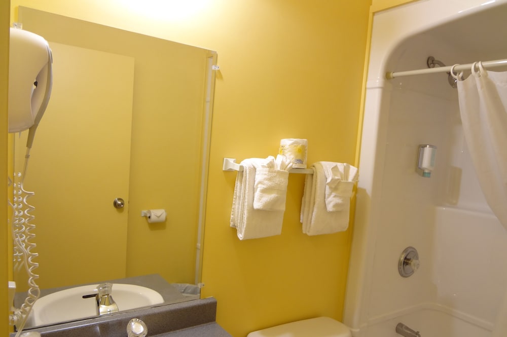 Standard Double Room, 2 Queen Beds photo 3
