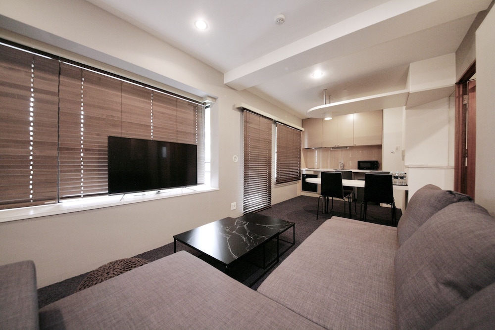 Deluxe Room, 3 Bedrooms, Non Smoking, Kitchen - Photo 3