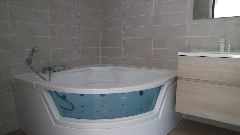 Deluxe Double Room, Sea View (Amber) photo 3