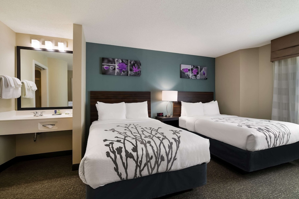 Standard Room, 2 Double Beds, Non Smoking photo 3