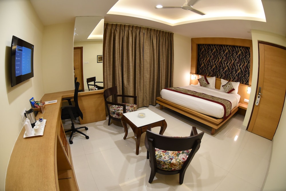 Deluxe Double Room, 1 Double Bed, City View photo 2