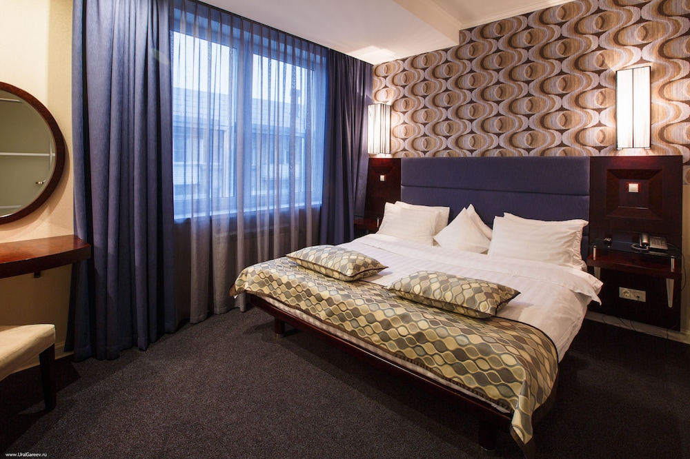Traditional Suite