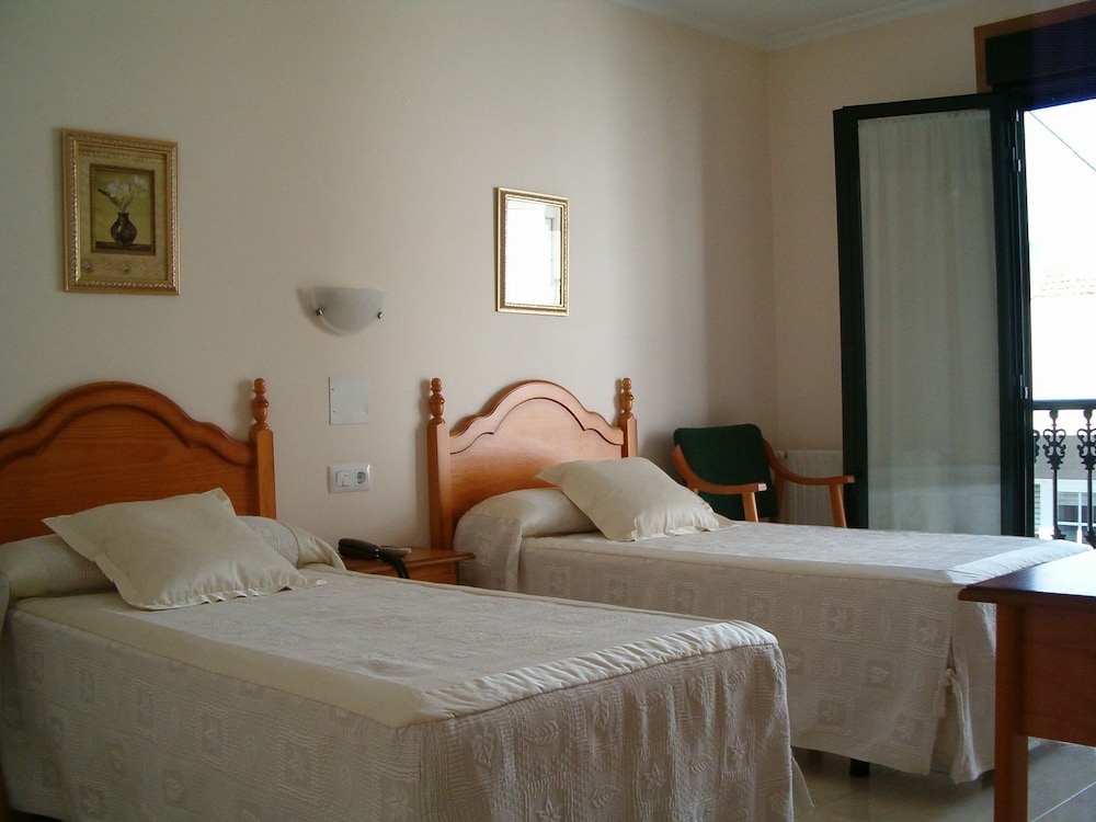 Double or Twin Room photo 3