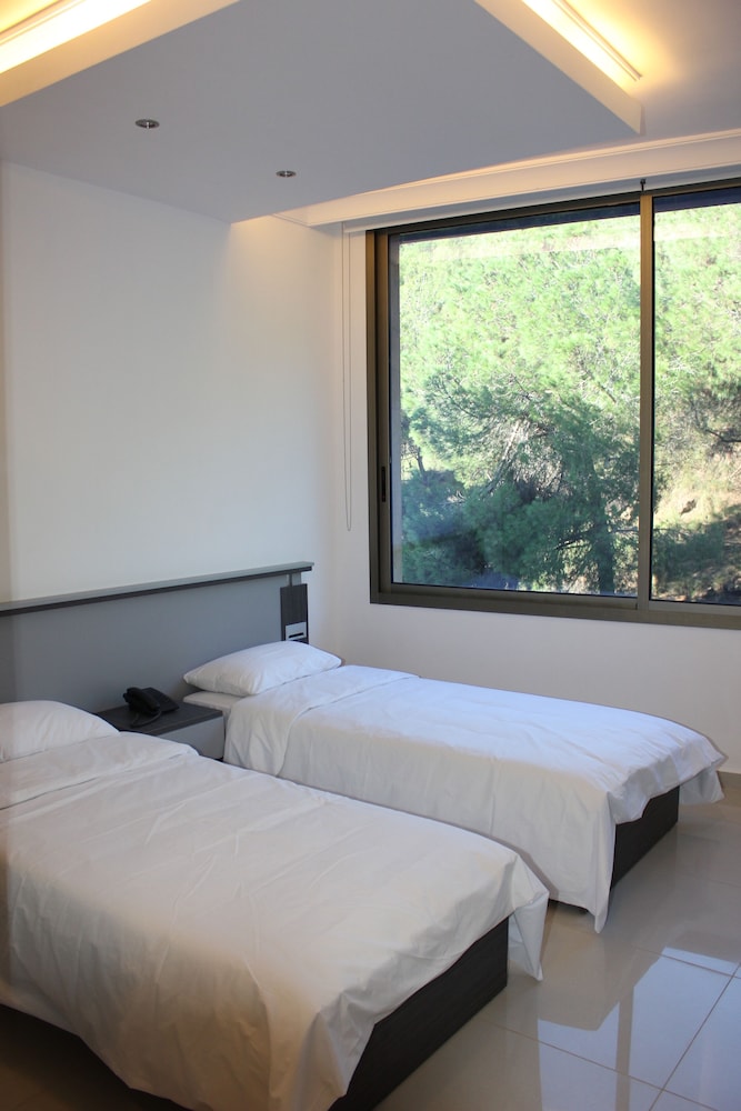 Luxury Suite, Hill View, Mountainside