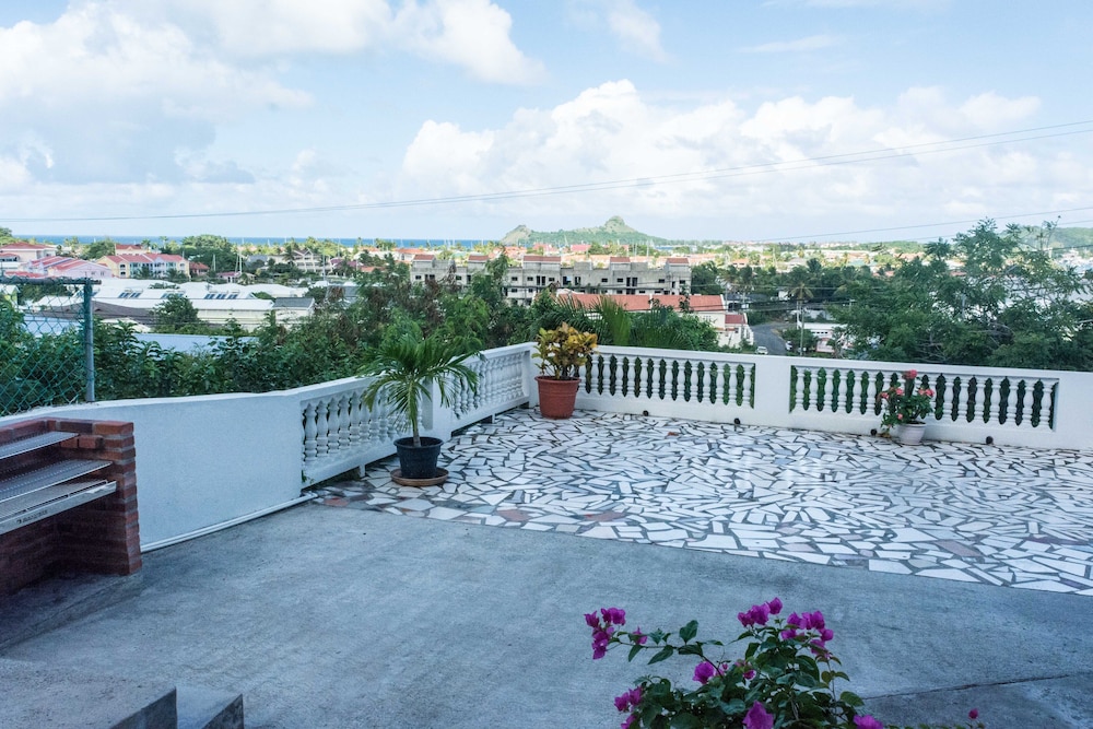 Cleopatra 3-Bed Sea-View Apt-1 photo 2