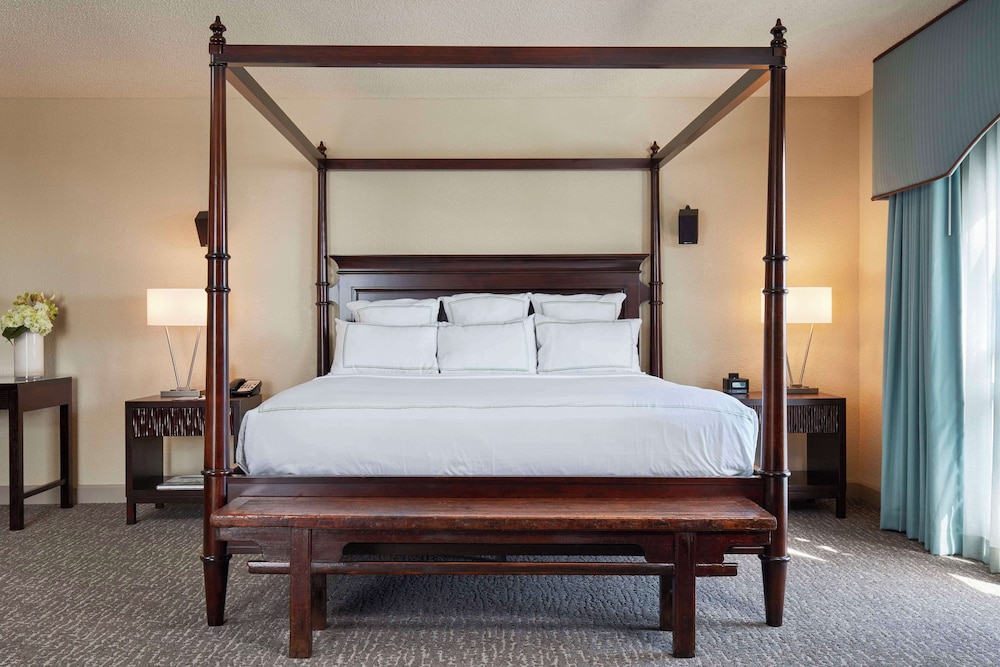 Suite, 1 King Bed, Non Smoking