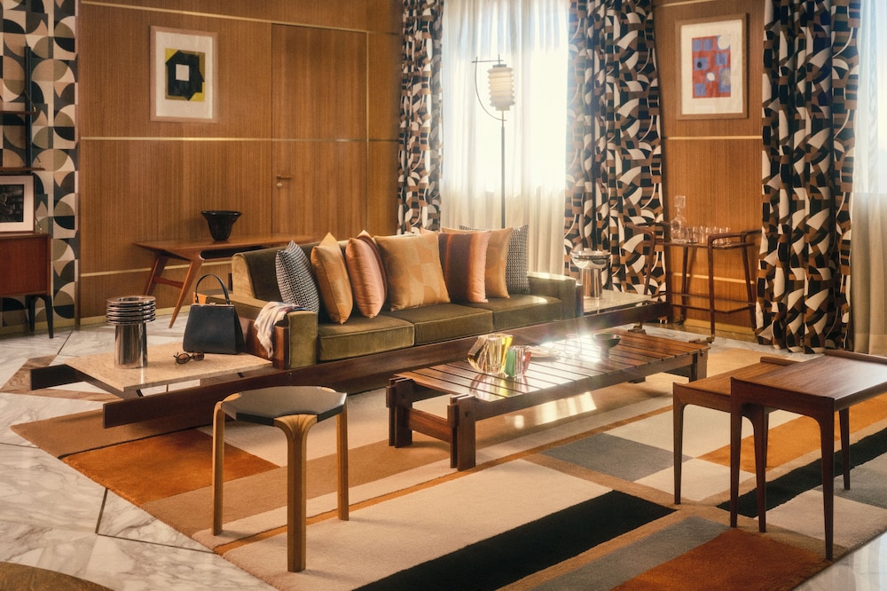 Two-Bedroom Vintage Suite