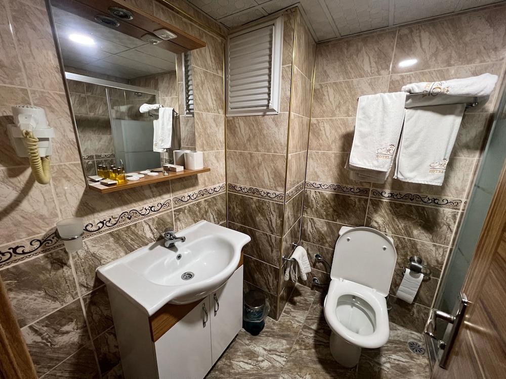 Family Triple Room, City View photo 2