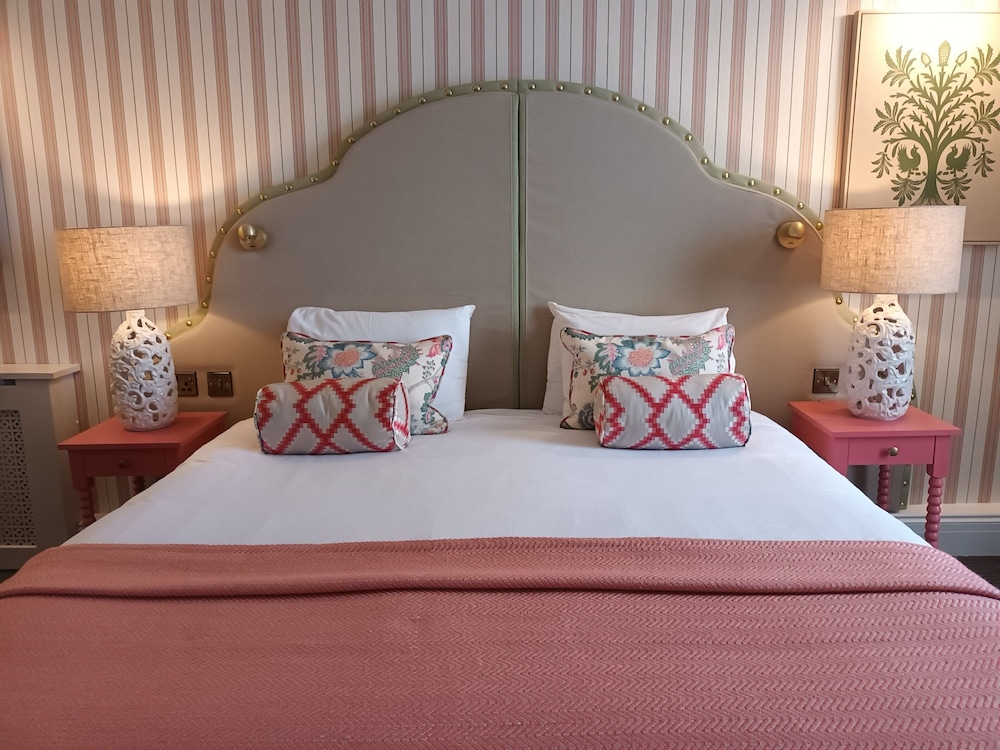 Suite, 1 King Bed, Non Smoking photo 3