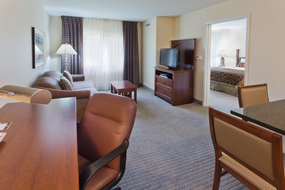 Suite, 1 King Bed with Sofa bed - Photo 4