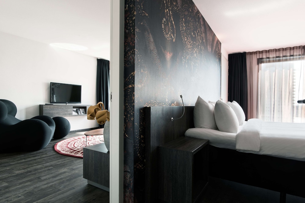 Suite, 1 King Bed (Spa)