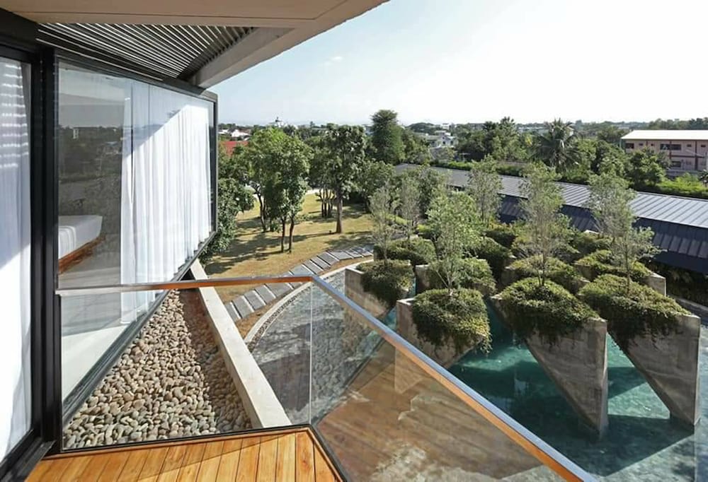 Superior Room, Pool View - Photo 3