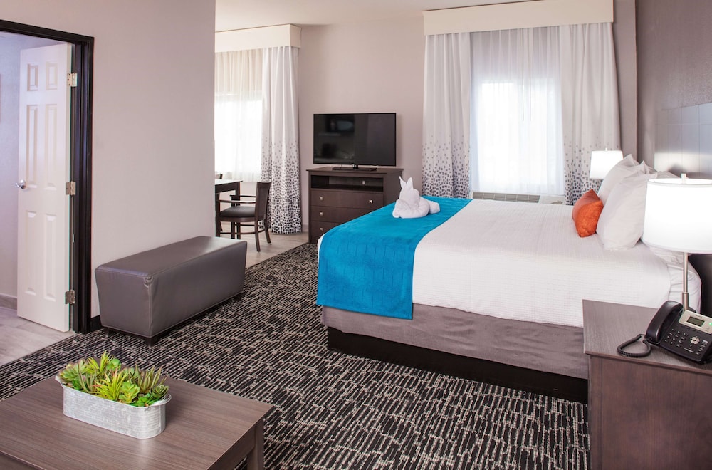 Standard Room, 1 King Bed with Sofa bed, Non Smoking, Kitchenette (with Sofabed) photo 2
