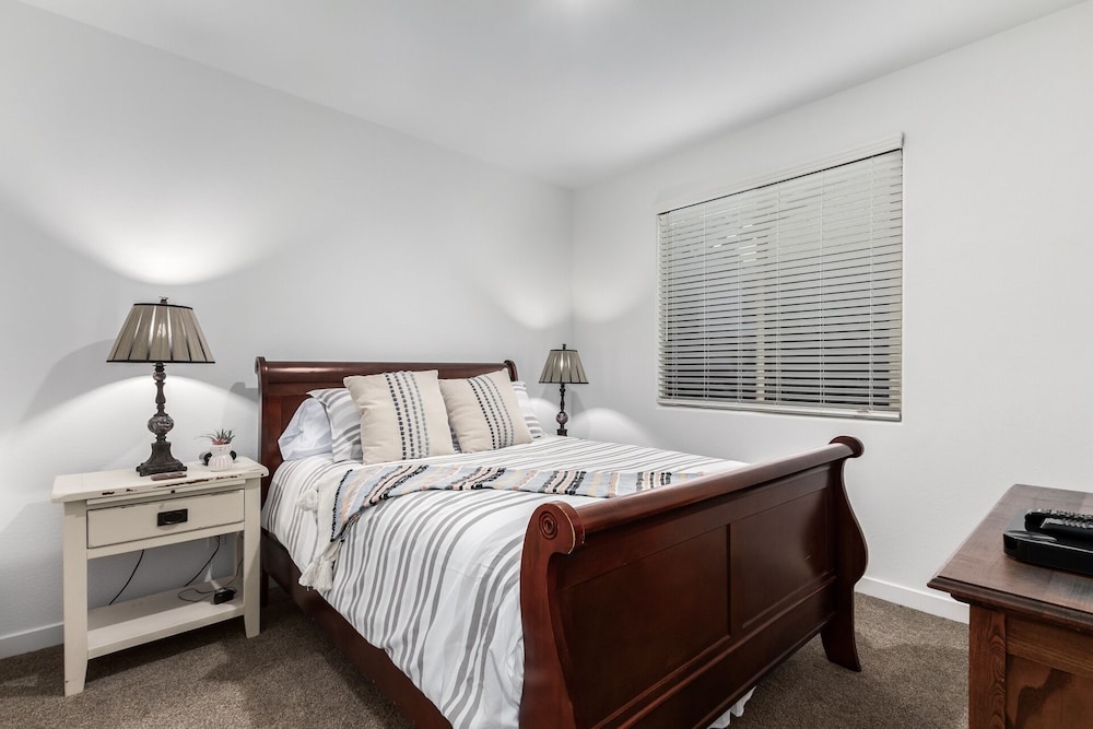 House, 1 Bedroom photo 1