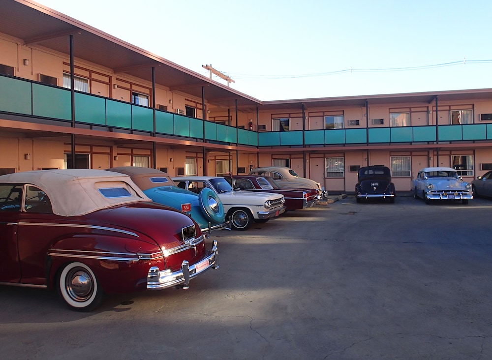 Motor Inn Family Suite photo 1