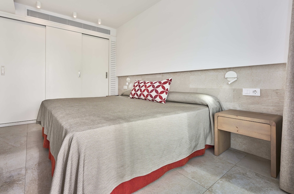 Studio, Balcony - Photo 2
