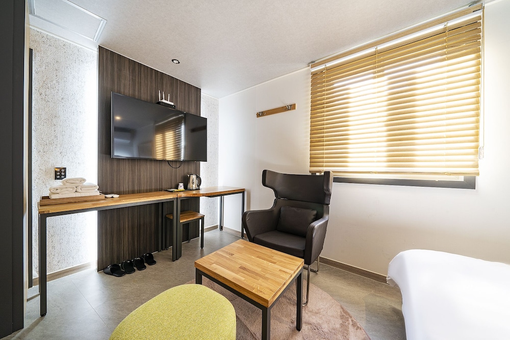 Standard Room - Photo 8