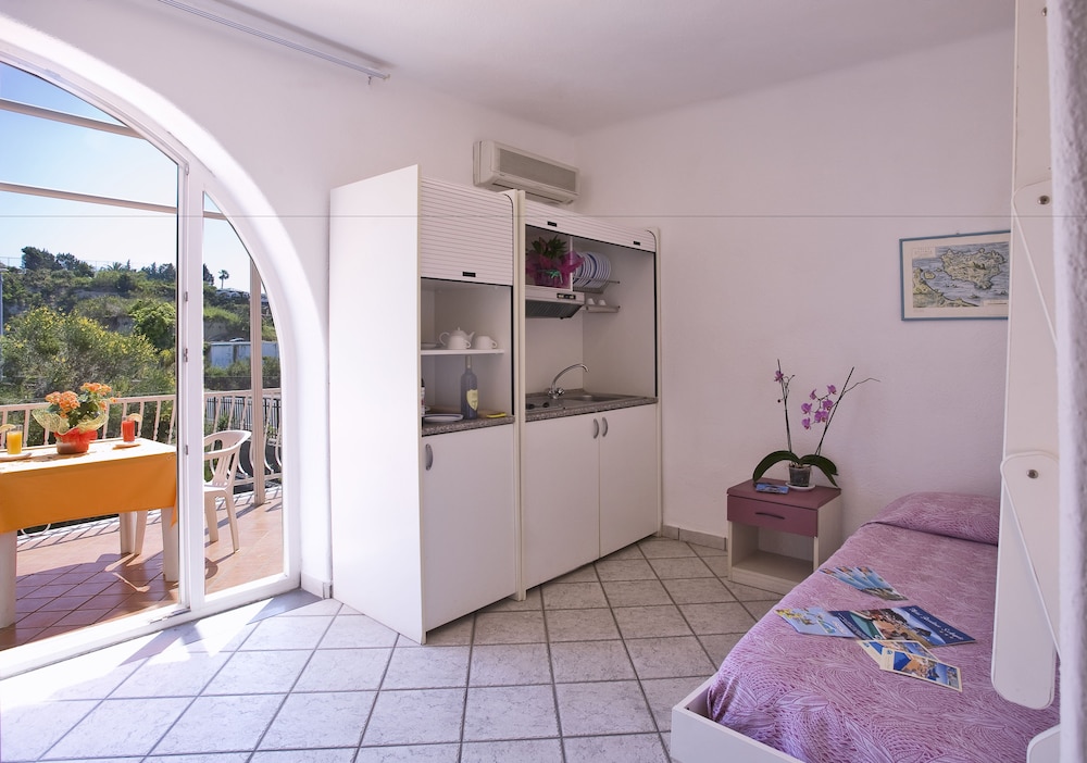 Double Room, Partial Sea View, Ground Floor, photo 6