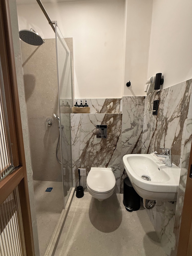 Superior Double Room, 1 Bedroom, Non Smoking - Photo 8
