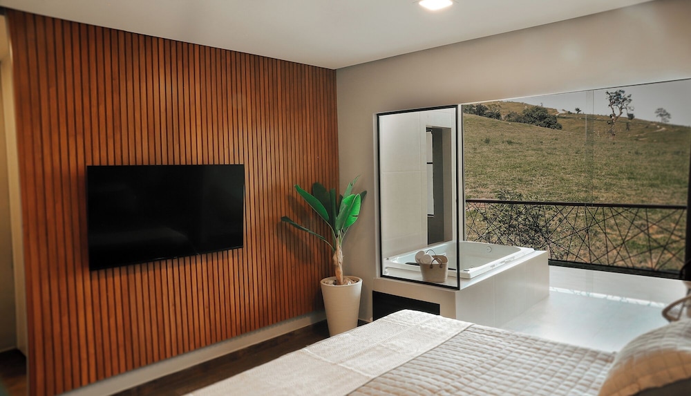 Deluxe Room, 1 King Bed, Jetted Tub