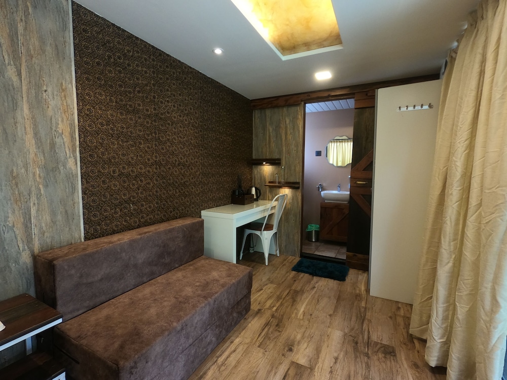 Luxurious - Small Box - Photo 4