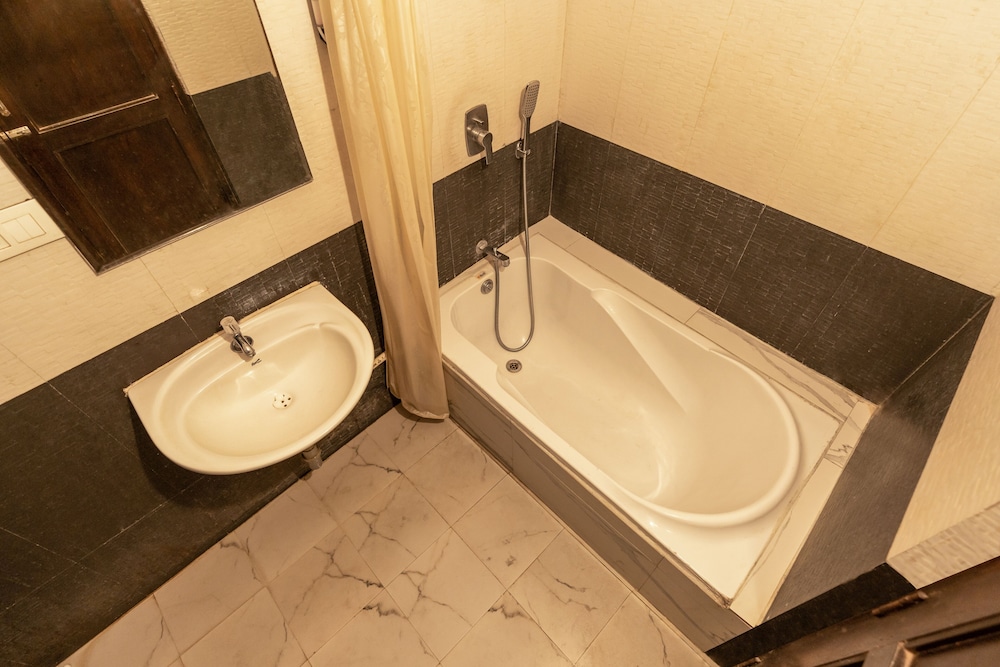 Economy Apartment, 2 Bedrooms, Kitchen, Ground Floor photo 2